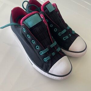 NWOT Converse Chick Taylor All Star Sneakers Big Girls 5